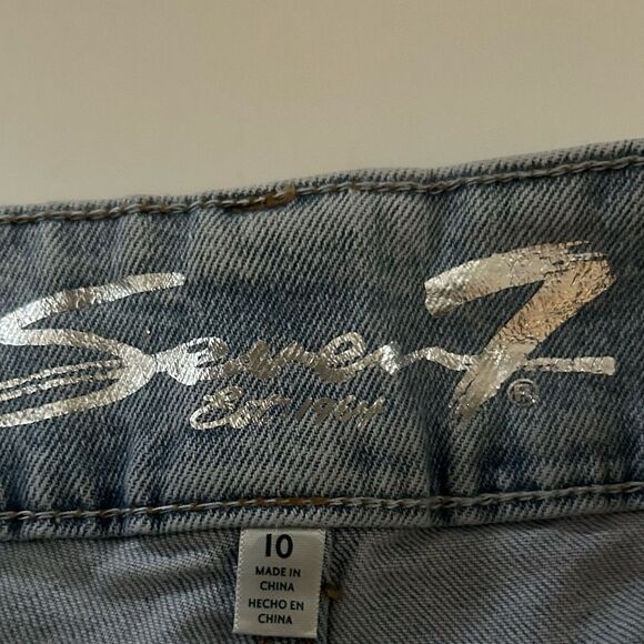 Seven7 Tummyless MidRise Bermuda Jean shorts Size 10 - Picture 4 of 13